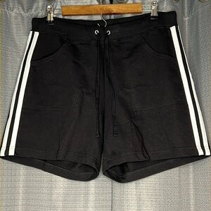 NEW YORK LAUNDRY BLACK ATHLETIC SHORTS WITH WHITE RACING STRIPES SIZE 12